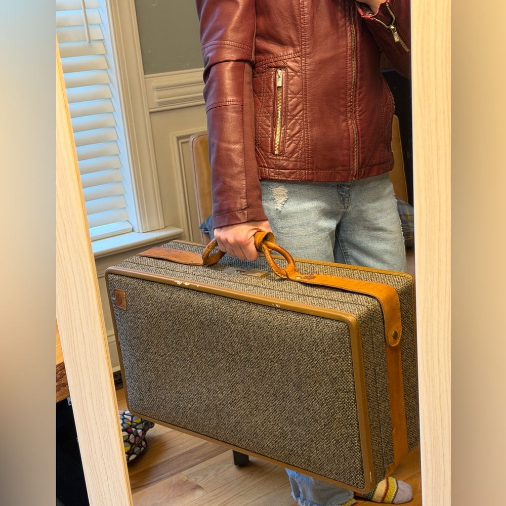 Hartmann Vintage Mid-Century Tweed Suitcase with Toile Interior (EUC) - Picture 4 of 14